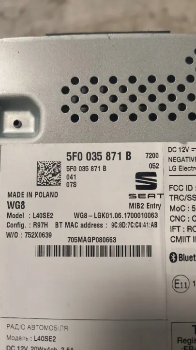 Rádio SEAT OE 5F0035871B - Estado usado image 7
