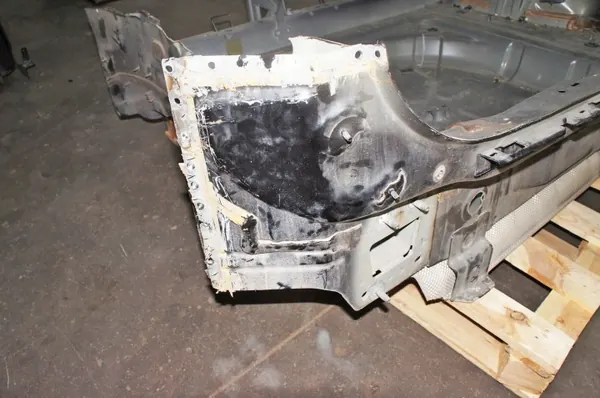 UK059 Volvo XC40 D3 Puerta Trasera - Pieza OEM Usada image 4