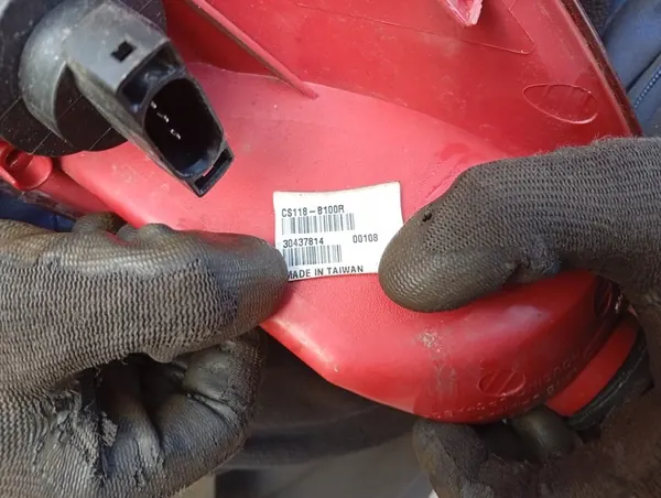 Lámpara trasera derecha Chrysler PT Cruiser image 4