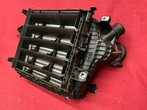 Intercooler Porsche Cayenne 9Y0 image 8