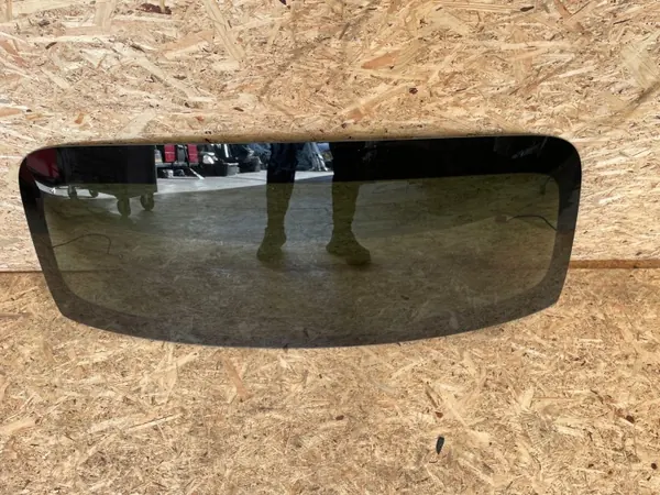 Vidro Traseiro Mercedes W206 2022 Sedã Escuro OEM image 2