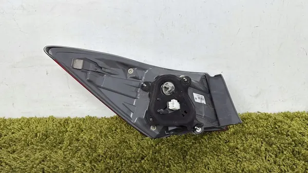 Luz Trasera LED Guardabarros Derecho Toyota Corolla XI E16 Lift image 3