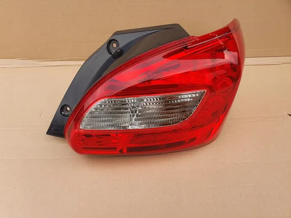 Luz trasera derecha Mitsubishi Space Star II Lift 16-20 OEM image 2