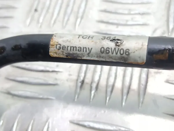 Öljynjäähdytinjohto Audi A6 S6 C6 4F OEM 06W06 image 3