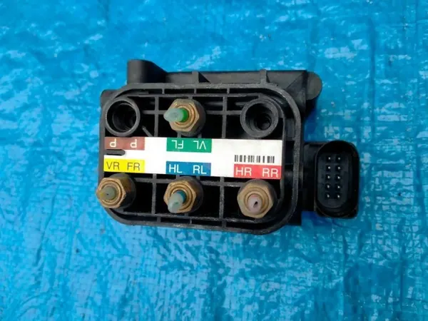 Mercedes A0993200058 Airmatic Ventilblock - Gebraucht image 3