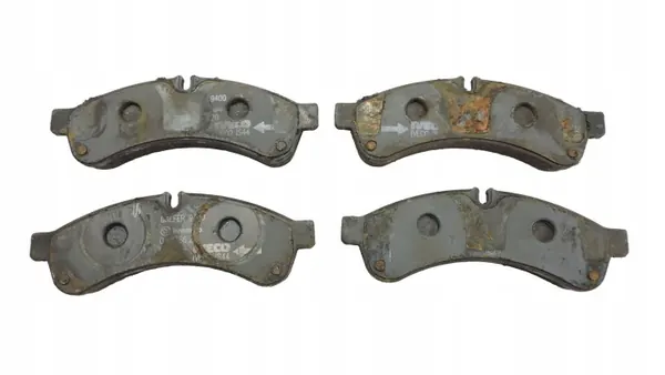Bromsbelägg bak OEM 42555633 för Iveco 65C 2006- image 2