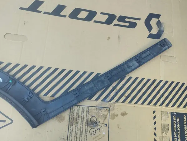 HYUNDAI TUCSON III 15-20 Left Rear Door Trim image 4