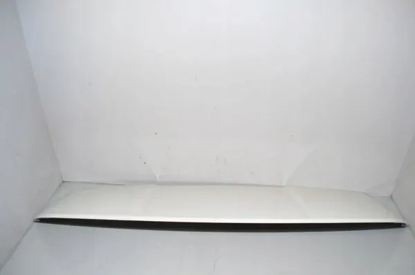 Spoiler BMW F40 OEM 7456069 - État Utilisé image 2