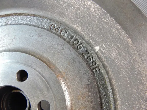 SKODA OEM 04C141025D Volant Bimasse Occasion image 4