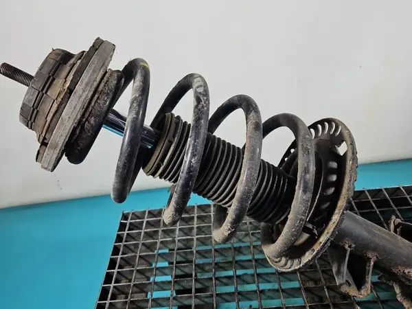 Front Coil Spring VW Transporter T5 2.5 TDI image 2