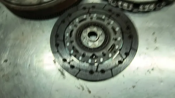 OPEL 1.4 T Kytkinlevy ja Puristuslevy 55565497 image 2