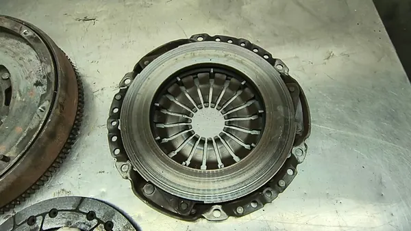 OPEL 1.4 T Kytkinlevy ja Puristuslevy 55565497 image 5