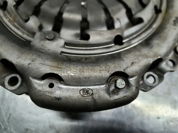 OPEL 1.4 T Kytkinlevy ja Puristuslevy 55565497 image 8