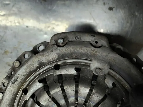 OPEL 1.4 T Kytkinlevy ja Puristuslevy 55565497 image 9