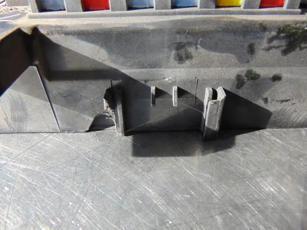 Mitsubishi Lancer säkringslåda OEM 8637A477 - Begagnad image 3