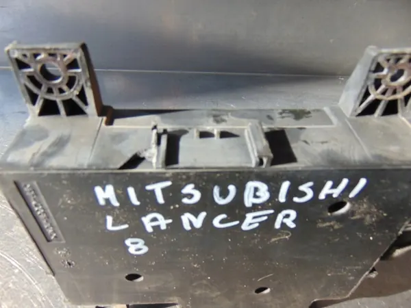 Mitsubishi Lancer säkringslåda OEM 8637A477 - Begagnad image 5