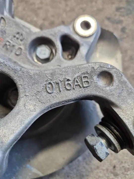 Pyöränlaakeri Chrysler Pacifica OEM 016AB oikea image 4