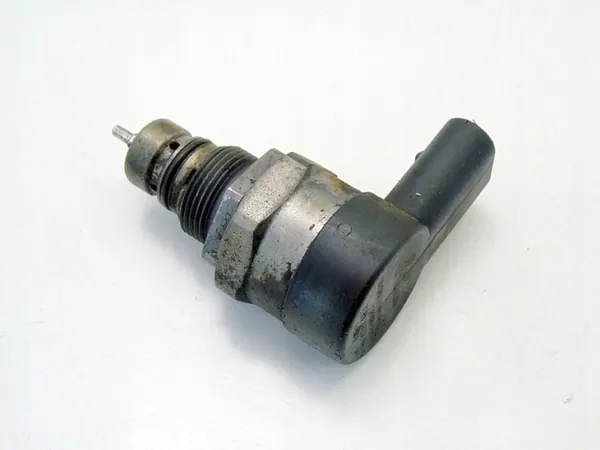 Bränslerälsventil OEM 0281006075 för VW Modeller image 3