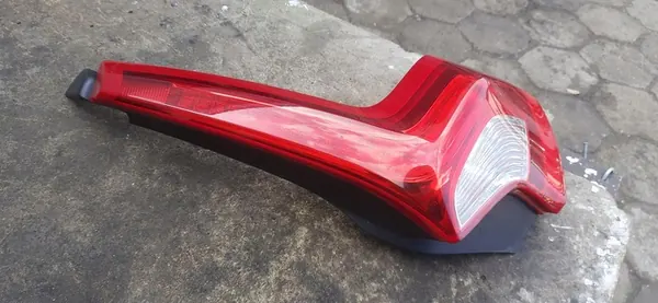 VOLVO V60 Luz Trasera Derecha Original 31395929 image 2