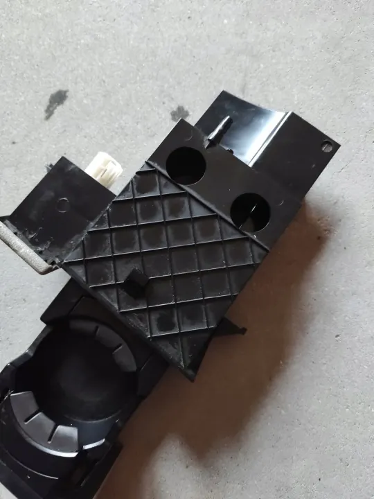 VW T5 bekerhouder OEM 7H1858601 - Gebruikte staat image 3