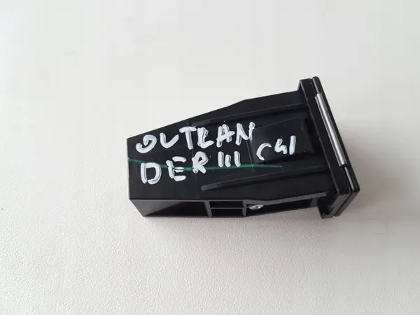 Tomada USB Mitsubishi Outlander OEM K129021 - Usado image 4