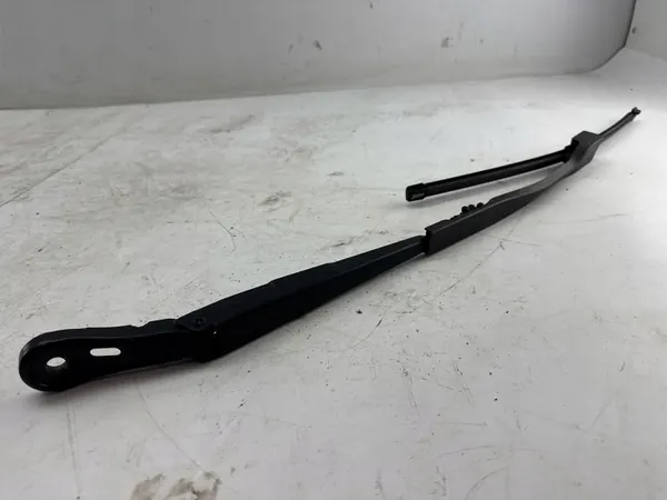 BMW 3 G20 G21 2020 Front Windshield Wiper Blade OEM image 4