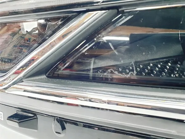 Farol esquerdo Full LED VW Touareg III image 4