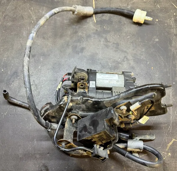 Compressore sospensione JEEP GRAND CHEROKEE WK2 OEM 68204730AF image 2