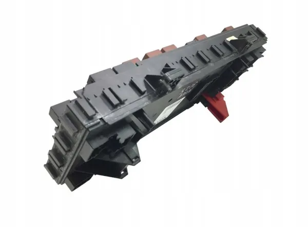 Volvo sulakekotelo OEM 21939408 - Käytetty image 3