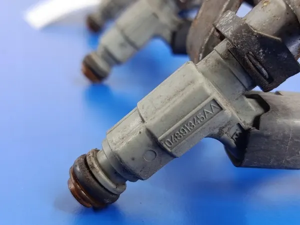 Chrysler Cruiser 2.0 Rampe d'injection 4pcs 04891345AA image 4