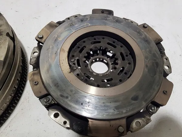 Kytkin Mercedes W212 W218 CLS W204 W207 2.2 CDI 651 image 5