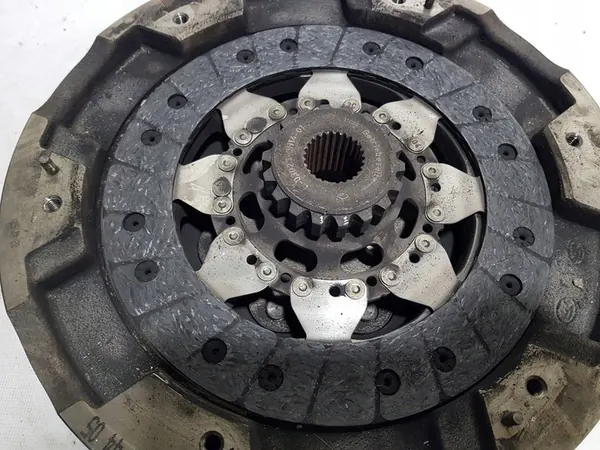 Kytkin Mercedes W212 W218 CLS W204 W207 2.2 CDI 651 image 6