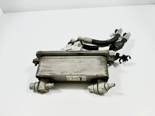 Aston Martin DBX växellådsoljekylare OEM MY83-8C654-AB image 2