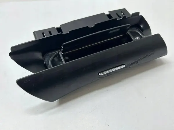 Cendrier porte arrière droit OEM 7P5857952 Porsche Cayenne image 2
