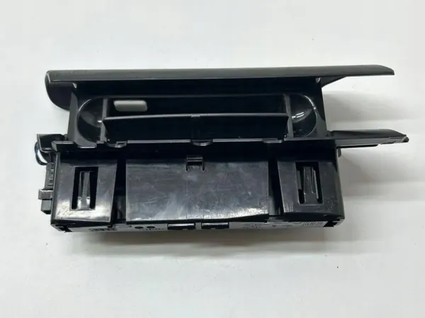 Cendrier porte arrière droit OEM 7P5857952 Porsche Cayenne image 4
