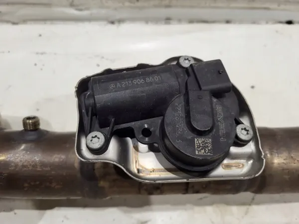 Mercedes Auspufftopf OEM A1774903902 Gebraucht image 4