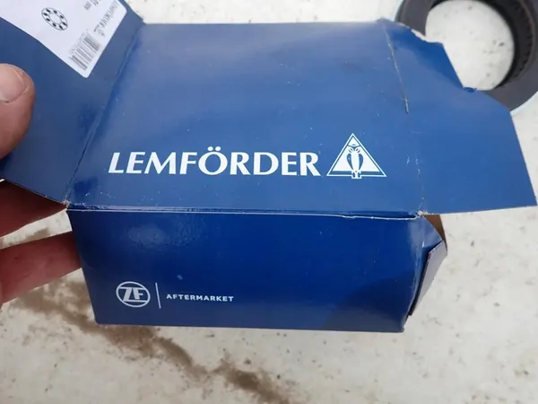 VW POLO IV 4 01-09 Supporto Ammortizzatore image 4