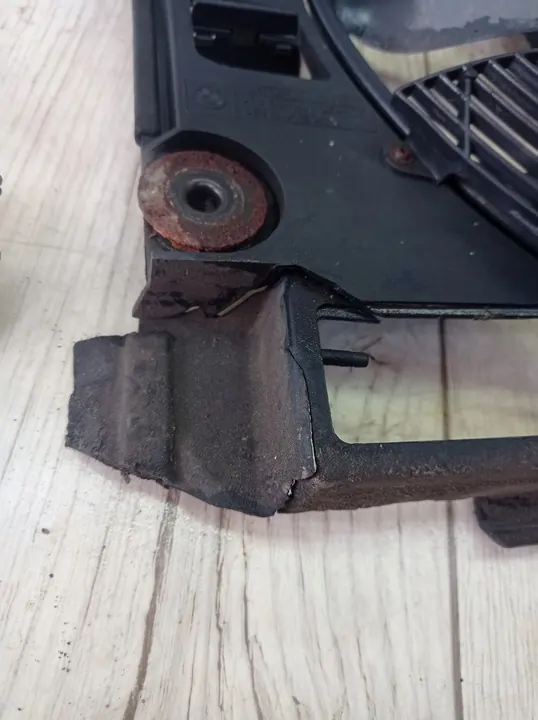 BMW E39 Jäähdyttimen tuuletin 64548380780 image 5