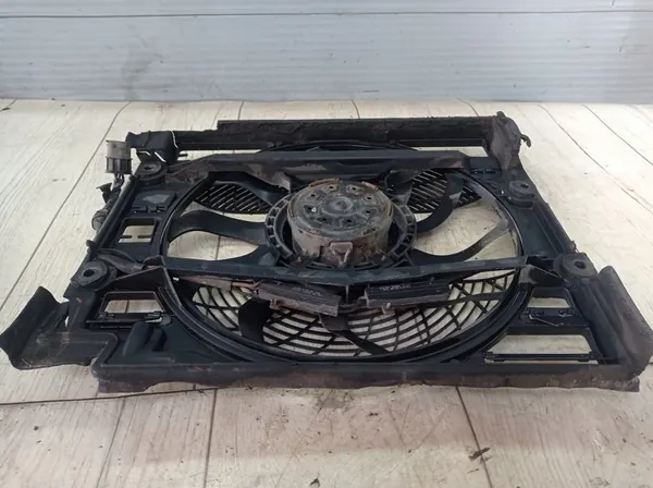 BMW E39 Jäähdyttimen tuuletin 64548380780 image 8