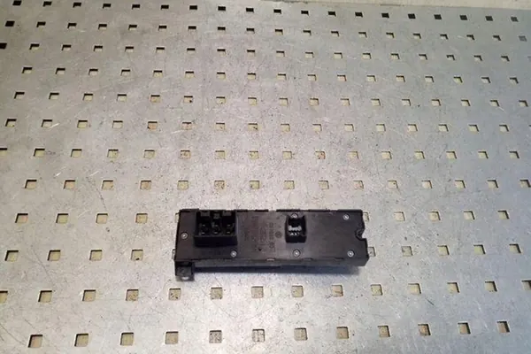 Achterlinkse raambedieningknop FORD FOCUS IV image 2