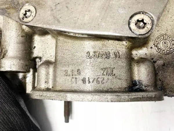 Pompe à huile Ford Focus OEM 26724803 1.6L 2011 image 4