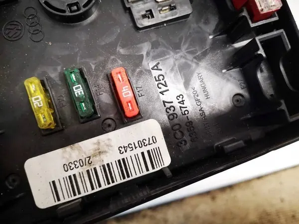 Caixa de fusíveis Volkswagen Passat 2013 1.6L 3c0937125a image 3