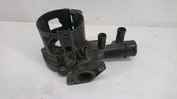 Mercedes-Benz Bränslefilterfäste OEM A6512000456 image 3