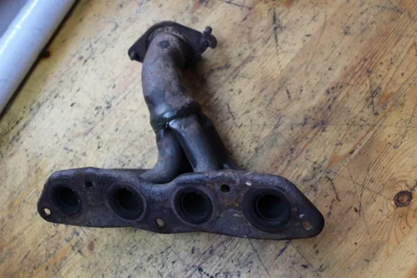 Colector de escape Toyota OEM 2NZ para Yaris 1.3 image 8