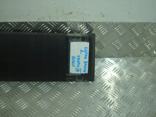 Renault Trafic III Left Side Trim image 4