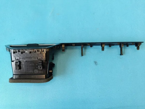 Grille de ventilation OEM 5NB819710 5NB858418 VW Tiguan image 3