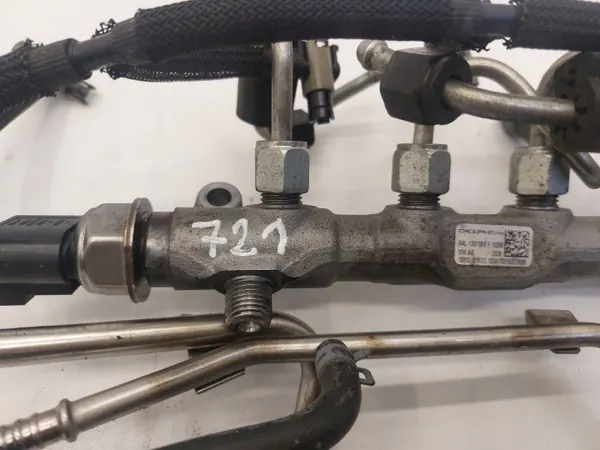 Carril de inyección OEM SSP13262 con sensores image 3