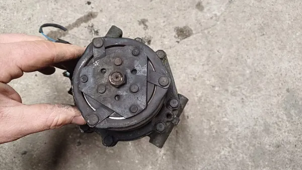 Compresseur de Climatisation MITSUBISHI COLT 04-12 1.1 B MN164472 image 4