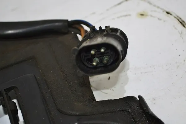 Ventilador radiador BMW 5 E39 OEM 64548380780 Usado image 5