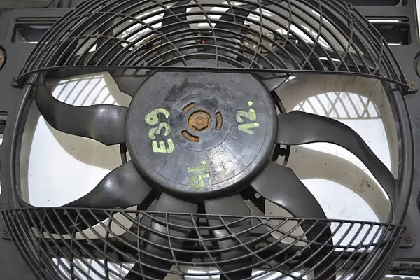 Ventilador radiador BMW 5 E39 OEM 64548380780 Usado image 6